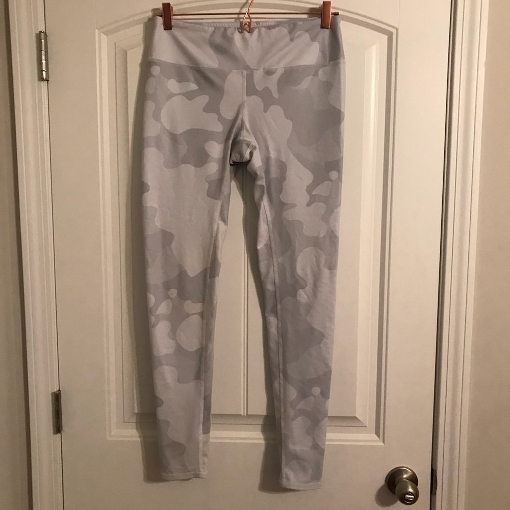 ALO Yoga Camo Leggings
